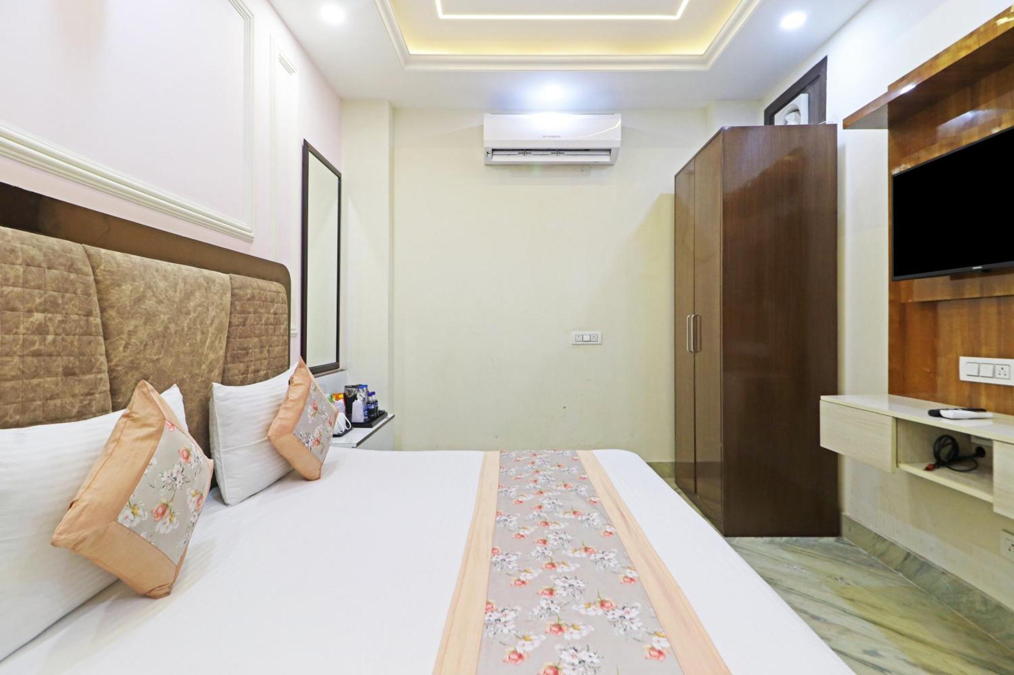 Hotel Samrat Residency 10 Mints Walking Distance Nizamuddin Railway Station Yeni Delhi Dış mekan fotoğraf
