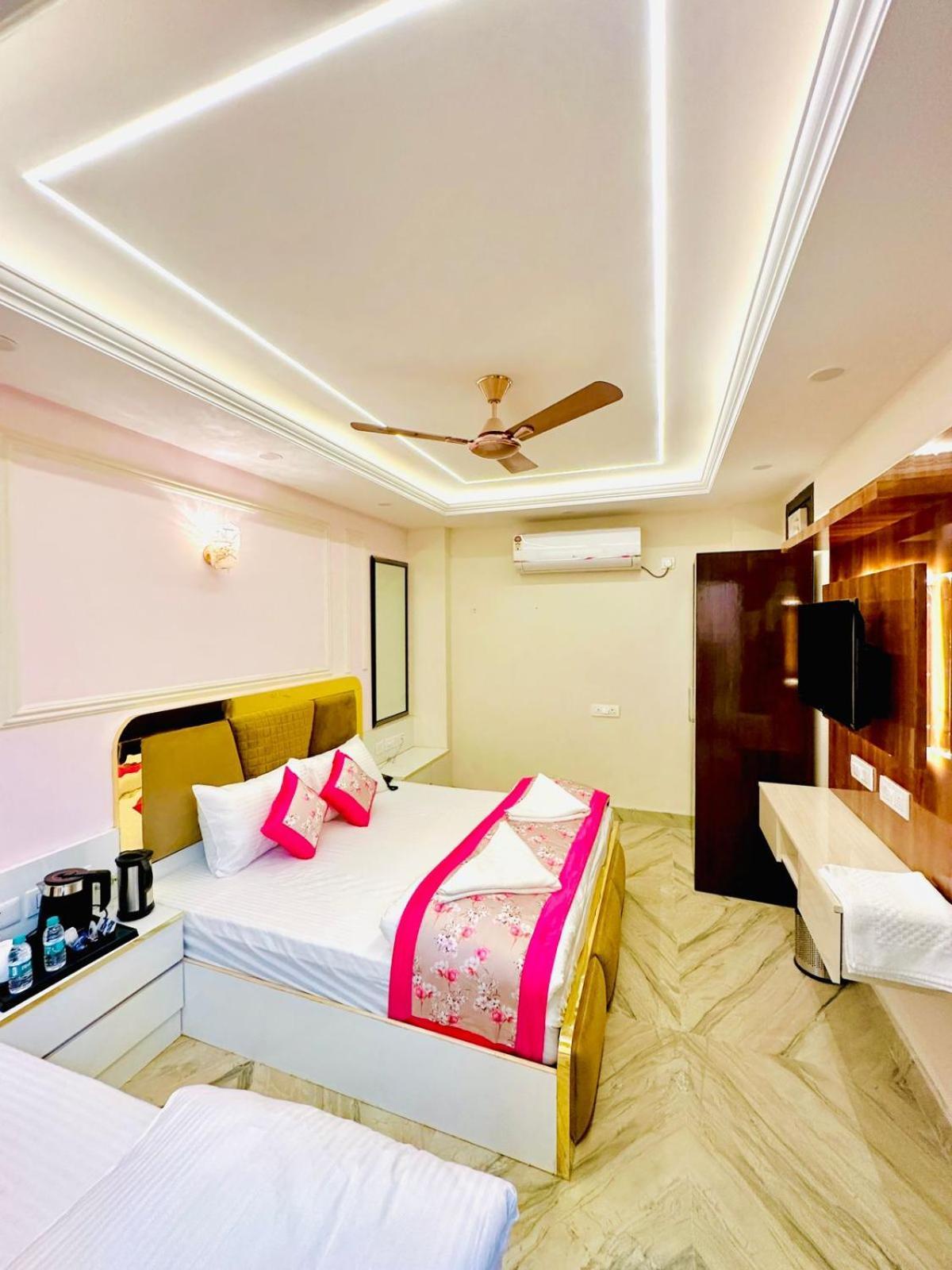 Hotel Samrat Residency 10 Mints Walking Distance Nizamuddin Railway Station Yeni Delhi Dış mekan fotoğraf