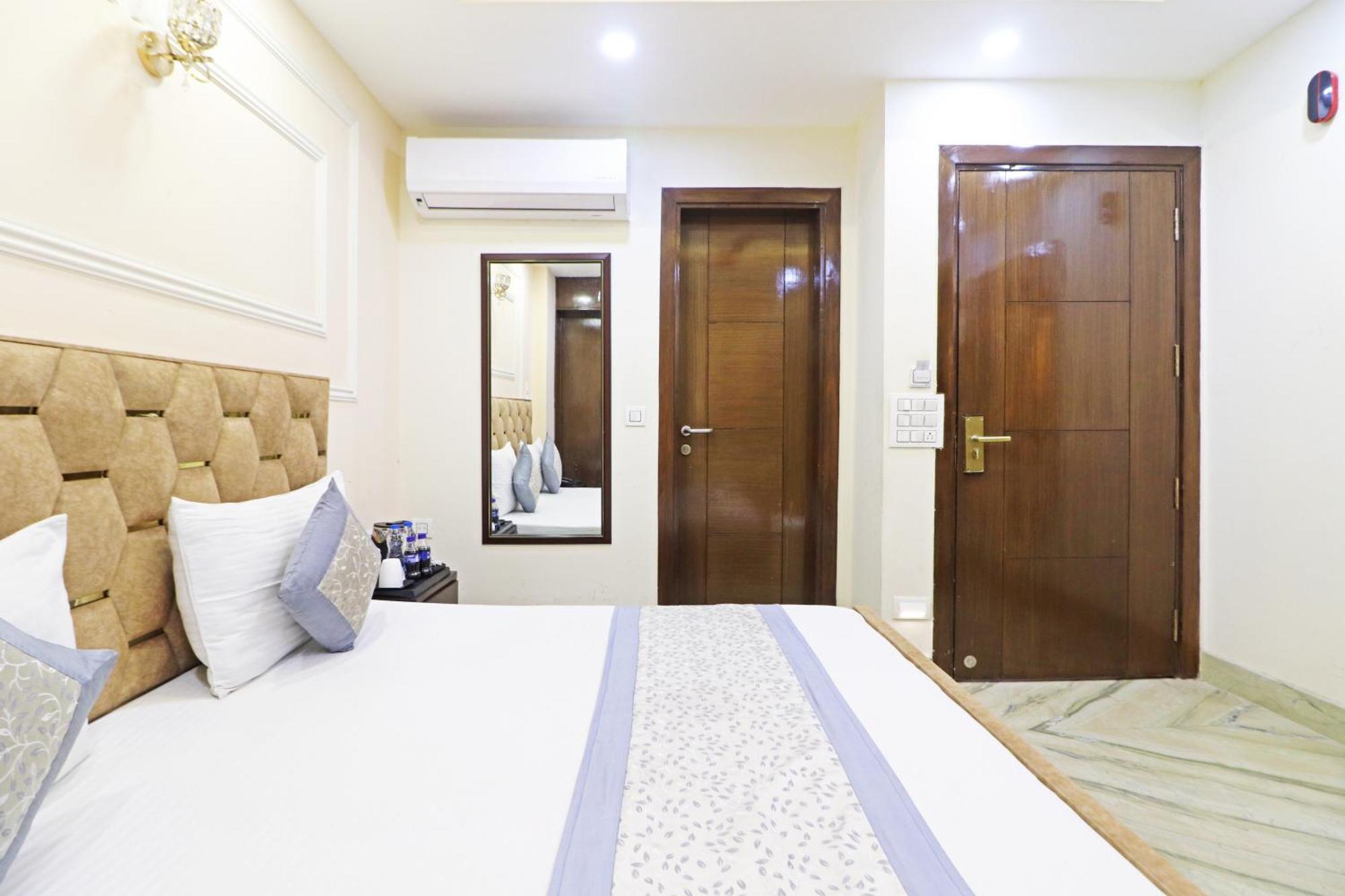 Hotel Samrat Residency 10 Mints Walking Distance Nizamuddin Railway Station Yeni Delhi Dış mekan fotoğraf