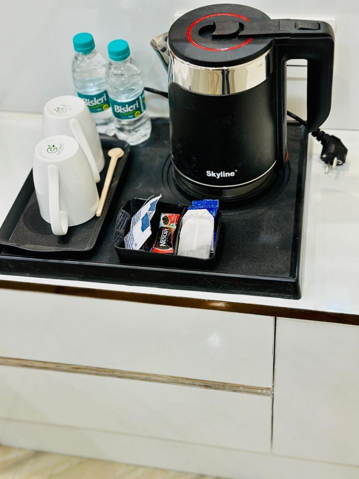 Hotel Samrat Residency 10 Mints Walking Distance Nizamuddin Railway Station Yeni Delhi Dış mekan fotoğraf